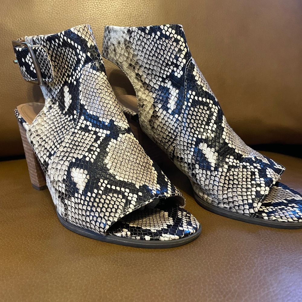 Vionic Blakey Peep-Toe Ankle Boot Python Snakeski… - image 8